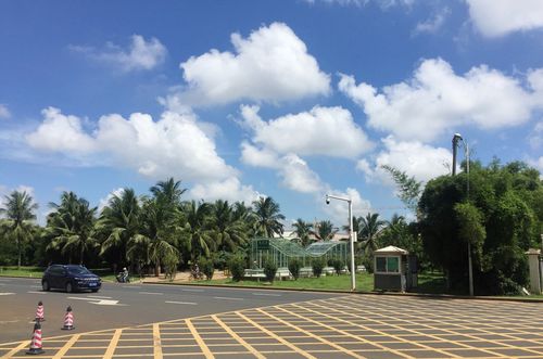 4、建议你在三亚住一晚,然后然后再在海口的美兰机场转机到海口或龙岗国际机场登机飞往博鳌。