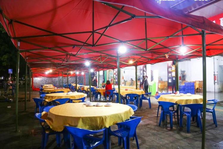 第四天：品尝韶关美食（吃过晚饭后，就去游马坝瑶族乡吧),中午在酒店住宿。