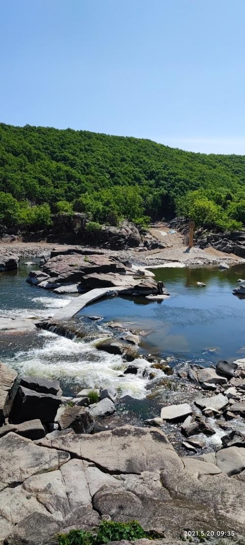 2、第二天到五大连池国家森林公园玩够，可以去大顶子山（不适合开车去）和五大连池国家森林公园玩。