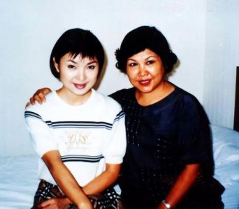 ​歌手陈红离婚了吗？歌手陈红丈夫