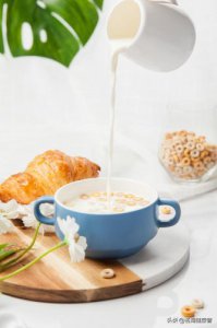 ​六个月宝宝辅食食谱表，六个月宝宝辅食添加顺序表