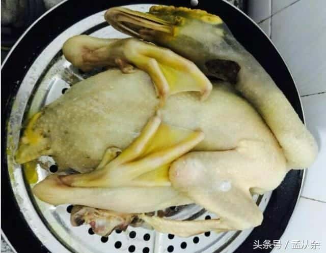 买回来的盐水鸭要蒸多久（盐水鸭怎么吃）