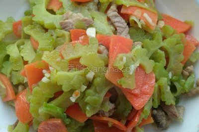 ​苦瓜炒肉最好吃的做法（苦瓜炒肉）