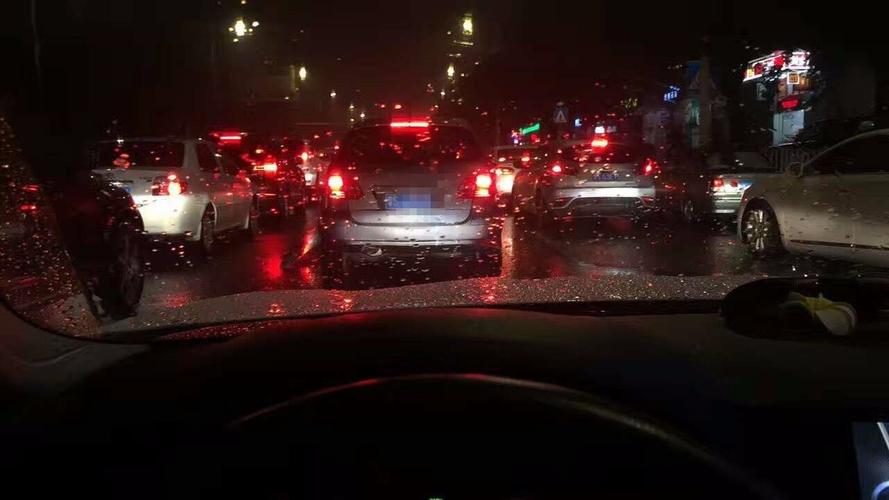 4、从机场开车到达拜殿会被堵车了