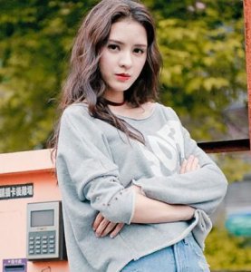 ​整容最成功的十位(杨幂发际线前后对比照)