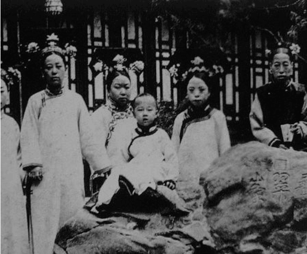 溥仪不生养本领? 瞅瞅小时间宫女闭于他干了什么事便明确了!
