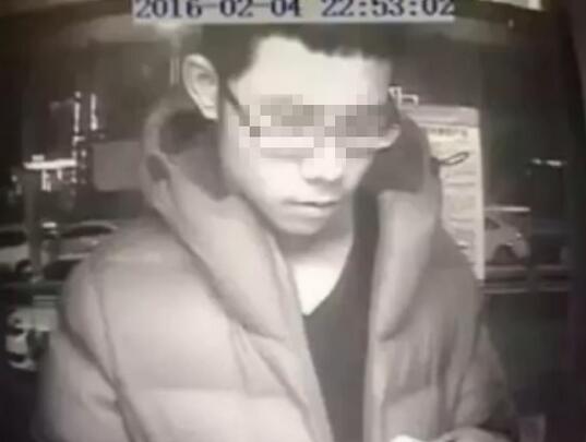 北大弟子弑母案件通过 吴谢宇为什么杀他母亲