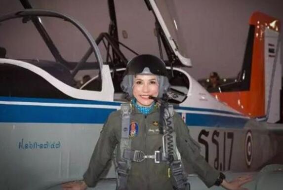 泰国贵妃诗尼娜为什么被贬百姓 泰国王室宫斗波折?