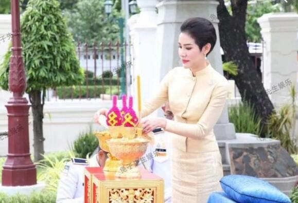 泰国贵妃诗尼娜为什么被贬百姓 泰国王室宫斗波折?