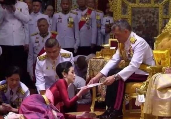 泰国贵妃诗尼娜为什么被贬百姓 泰国王室宫斗波折?