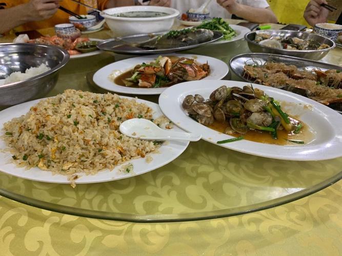 第三天:吃海鲜入住海景酒店。