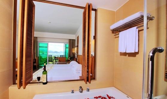 第二天:三亚湾海景房(推荐有免费早餐,建议早点去)