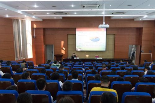 非制度化教育相对于制度化教育而言,更重要的改变是(非制度化教育思潮的代表人物是)-第1张图片-