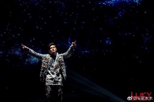 周杰伦悉尼演唱会隔壁是谁(周杰伦悉尼演唱会超时多久)-第1张图片-