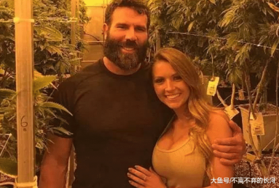 ​玉人模特被富人扔进泅水池马上摔断腿！土豪丹为什么这样有钱？