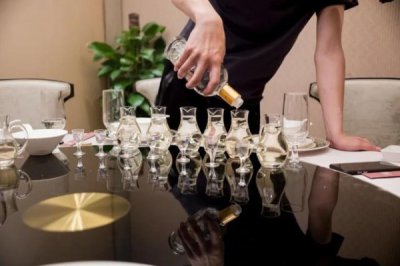 ​2018五粮液金瓶(五粮液金瓶跟普五有啥区别)