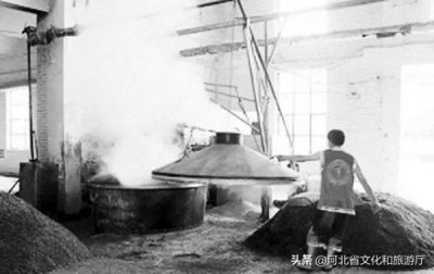 ​老祁州大曲酒1947瓷瓶(祁州老窖多少钱)