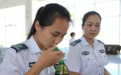 ​酒可以带上高铁吗，可以带瓶装白酒/严禁携带散装白酒