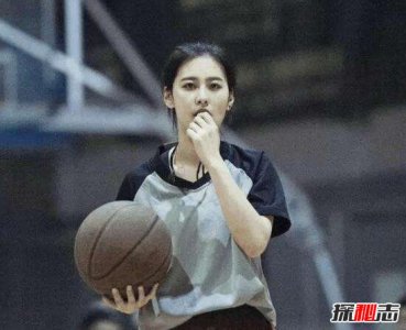 ​中国篮球最美女裁判亓浩，95后极品美女/亓浩私房照曝光