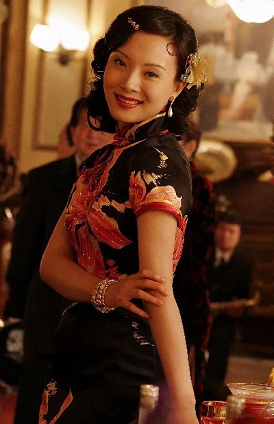 旗袍美女赞美经典句子大全（一句话赞美穿旗袍女人）