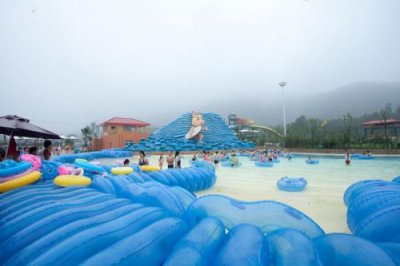 ​汤山水上乐园门票多少钱(广元汤山水上乐园)