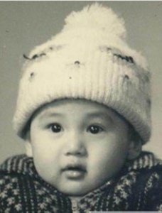 ​黄磊年轻时帅照（黄磊1岁到49岁的罕见照）