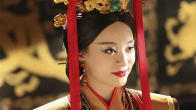 ​嬴政和芈月的关系（芈月和嬴政有什么关系）