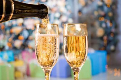 ​葡萄酒发苦是怎么回事(葡萄酒酸是怎么回事)