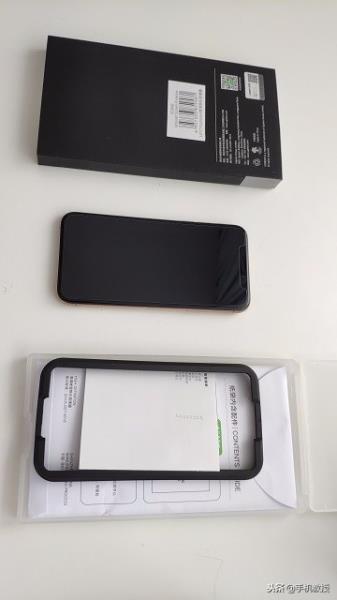 贴膜工具怎么用（贴膜神器贴膜教程）(2)