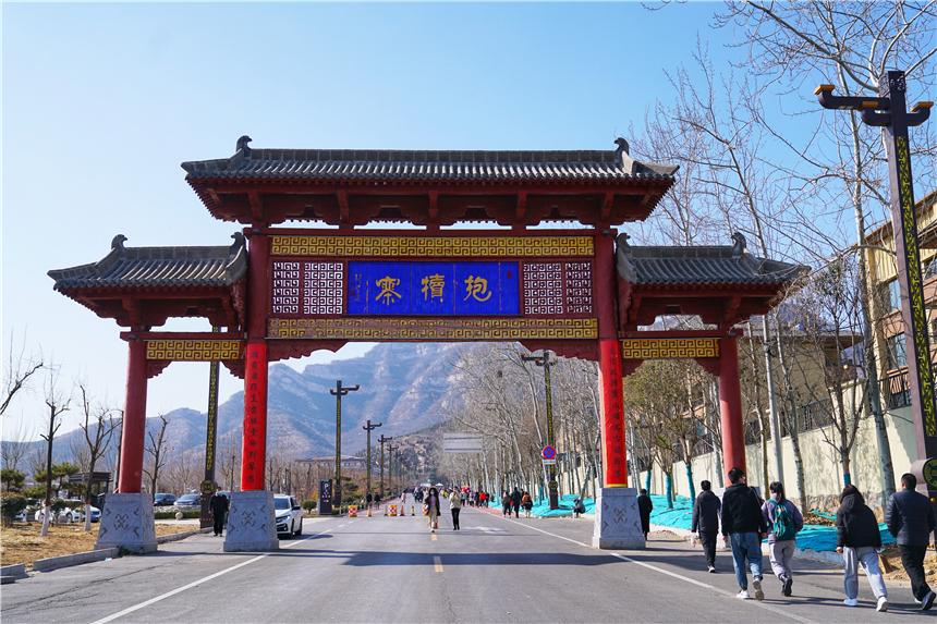 抱犊寨海拔最高多少米(石家庄抱犊寨在哪里)