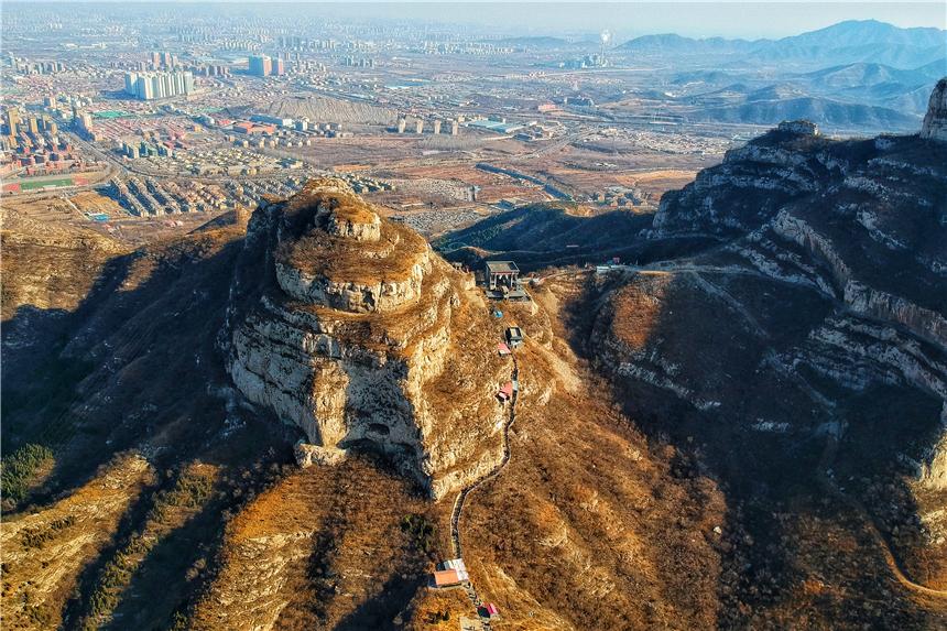 抱犊寨海拔最高多少米(石家庄抱犊寨在哪里)