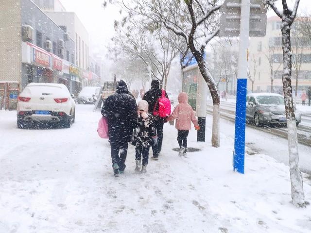 天气预报：明天23号大范围暴雨暴雪来袭