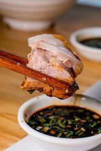 ​羊肉白酒可以一起吃吗(羊肉 白酒 手指肿)