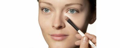 ​粉底液用完应该擦什么