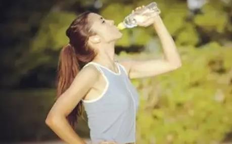 喝酵素不喝水后果(喝酵素一天拉几次算正常)