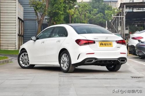 奔驰a级多少钱一辆(二手奔驰a级多少钱)-第1张图片-