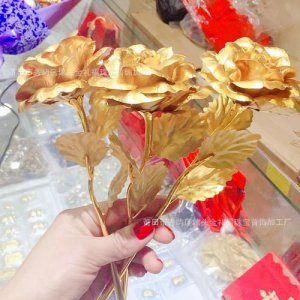 ​金箔玫瑰花多少钱一只(金箔玫瑰花语)