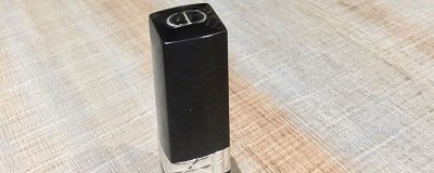 ​迪奥黑管和红管区别