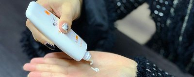 ​防晒霜是涂抹还是拍了打