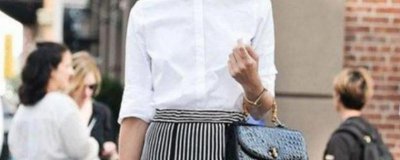 ​黑色包包配什么颜色衣服好看