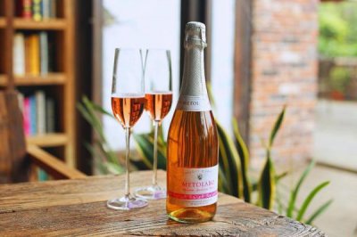 ​初气起泡酒怎么样(汉凯起泡酒怎么样)