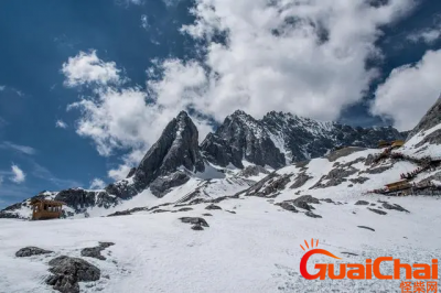 ​玉龙雪山海拔多少米?玉龙雪山在哪里？