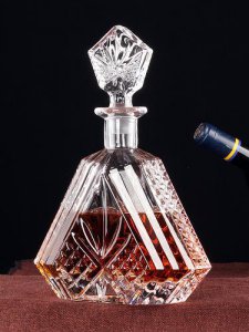 ​茅台酒的酿造过程(茅台酒酿造过程中端午节前后要)