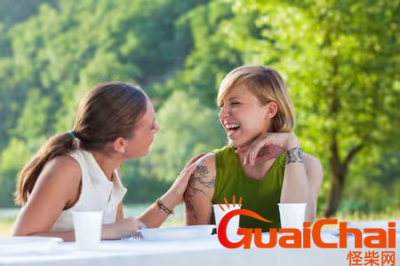 ​英语自我介绍简短怎么写？用英语怎么自我介绍？