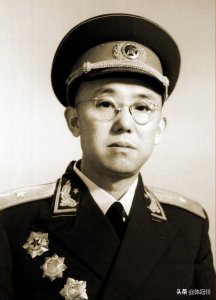 ​莱芜大战中，华野师长故意不下令追击敌军！十年后才知真相