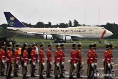 ​沙特国王多么有钱？他的豪华中国行，租光北京所有迈巴赫