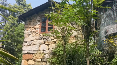 ​重庆南山百年老屋，土坯墙青瓦房，结构简单，却曾经住过大人物