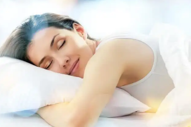 0岁女人保养的秘诀（女人40岁后，进入“养颜期”，养成5个习惯，或比同龄人显年轻）"