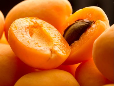 ​杏子的功效 大家都说吃杏子对身体好，那你知不知道杏子的禁忌有哪些？