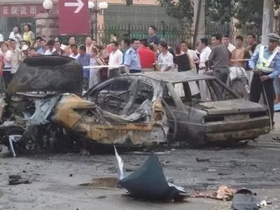 ​15年后回看“贪官炸死情妇案”，这场人为的悲剧，比想象得更恶劣